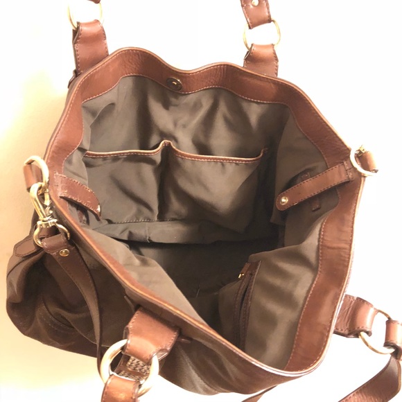 High Quality leather Cole Haan purse in chocolate - Picture 5 of 5